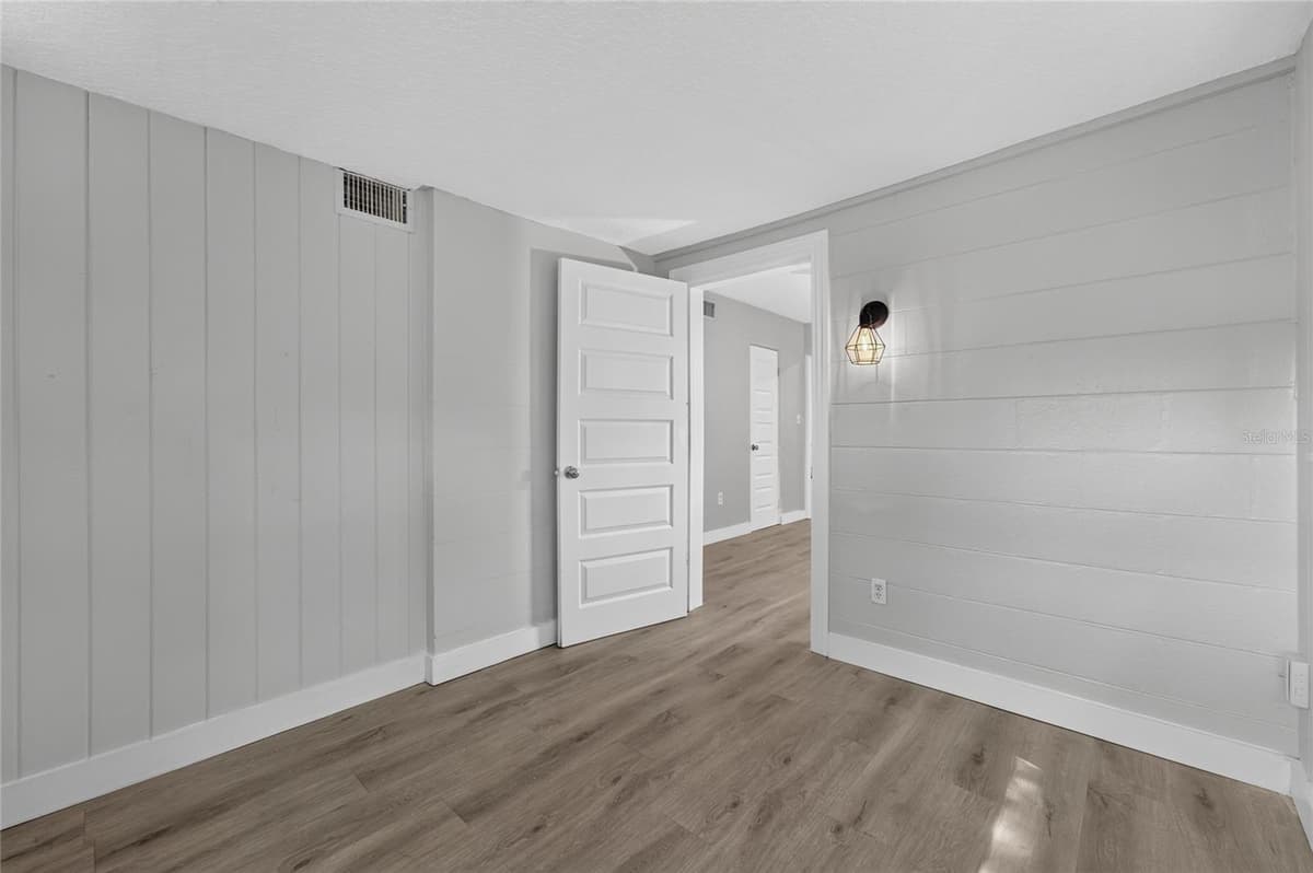 2510 BOYD AVENUE — photo 19 of 52
