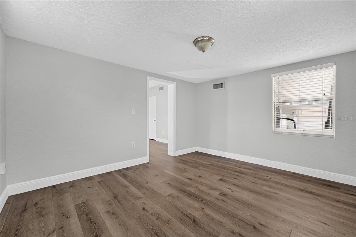 2510 BOYD AVENUE — photo 33 of 52