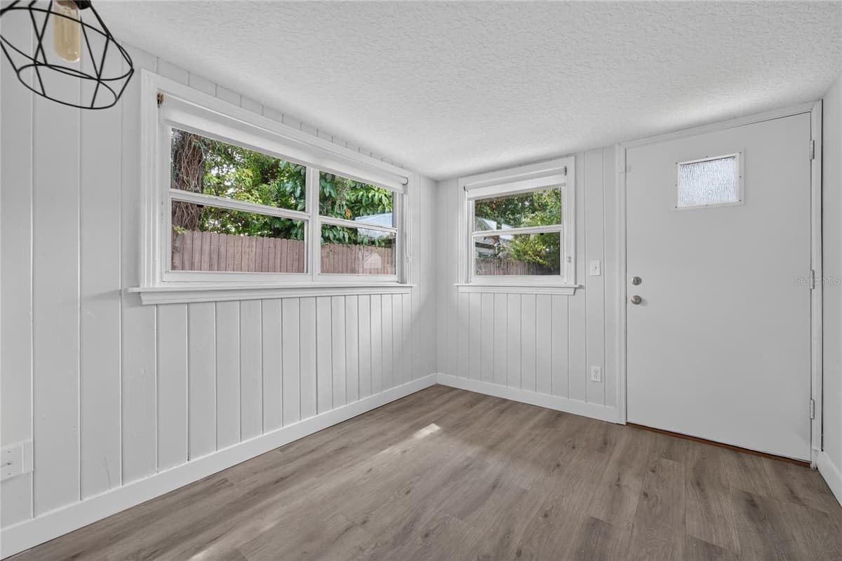 2510 BOYD AVENUE — photo 18 of 52