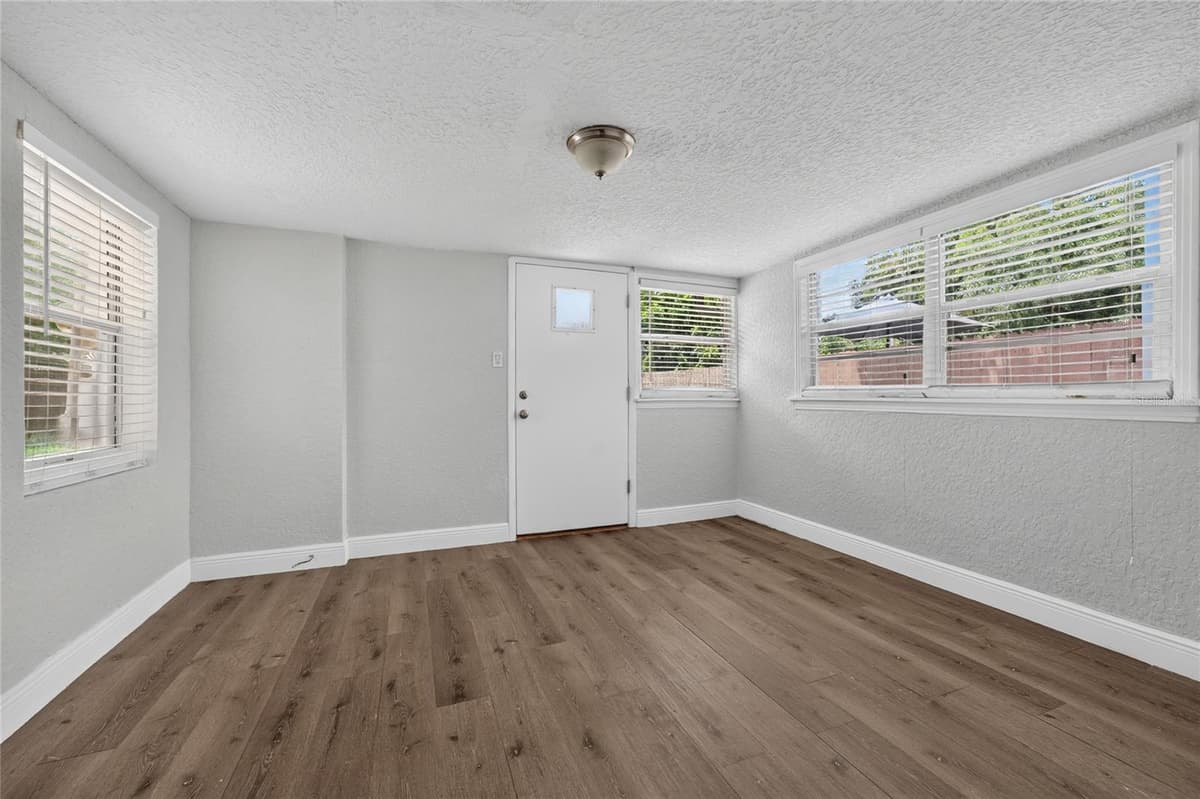 2510 BOYD AVENUE — photo 32 of 52