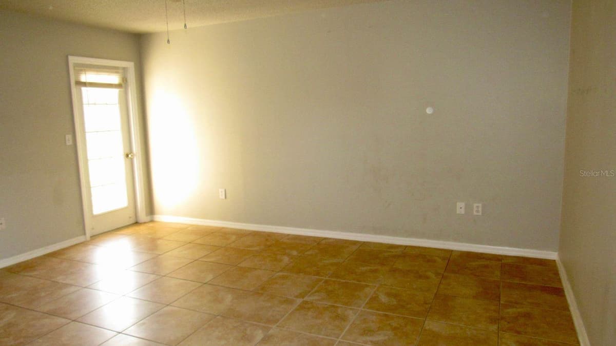 3279 BLYTHE AVENUE — photo 9 of 22