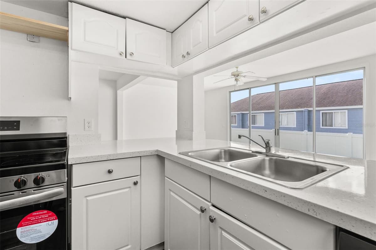 403 ORCHID DRIVE — photo 13 of 41