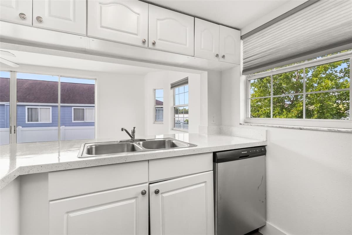 403 ORCHID DRIVE — photo 12 of 41
