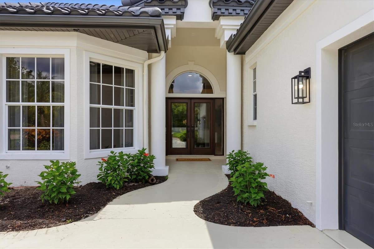 7825 WILTON CRESCENT CIRCLE — photo 5 of 65