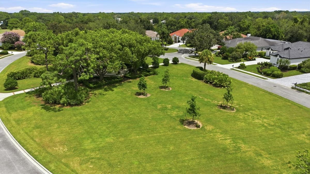 7825 WILTON CRESCENT CIRCLE — photo 45 of 65