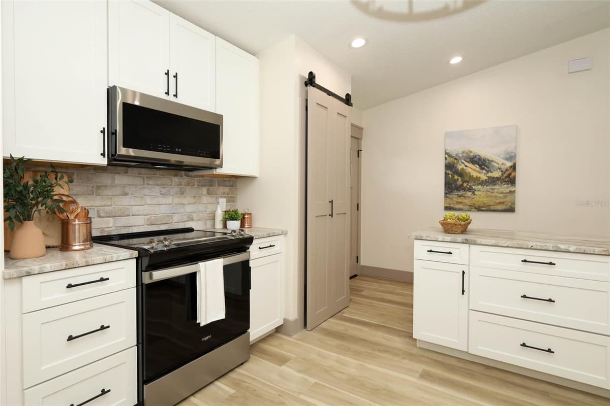 940 DEAN CIRCLE — photo 4 of 29