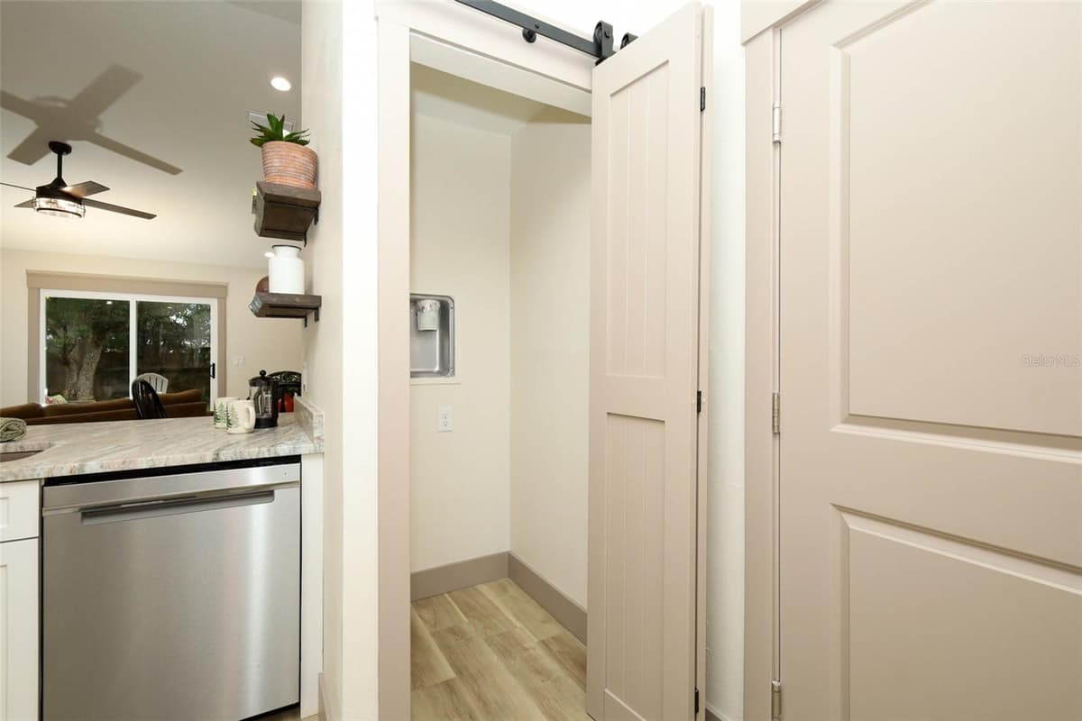 940 DEAN CIRCLE — photo 6 of 29