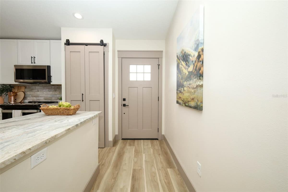 940 DEAN CIRCLE — photo 3 of 29