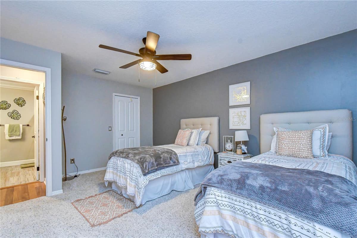5424 WINDBRUSH DRIVE — photo 38 of 57
