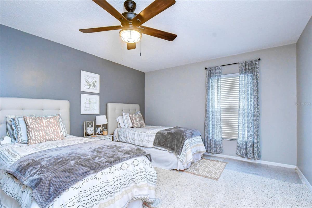 5424 WINDBRUSH DRIVE — photo 37 of 57