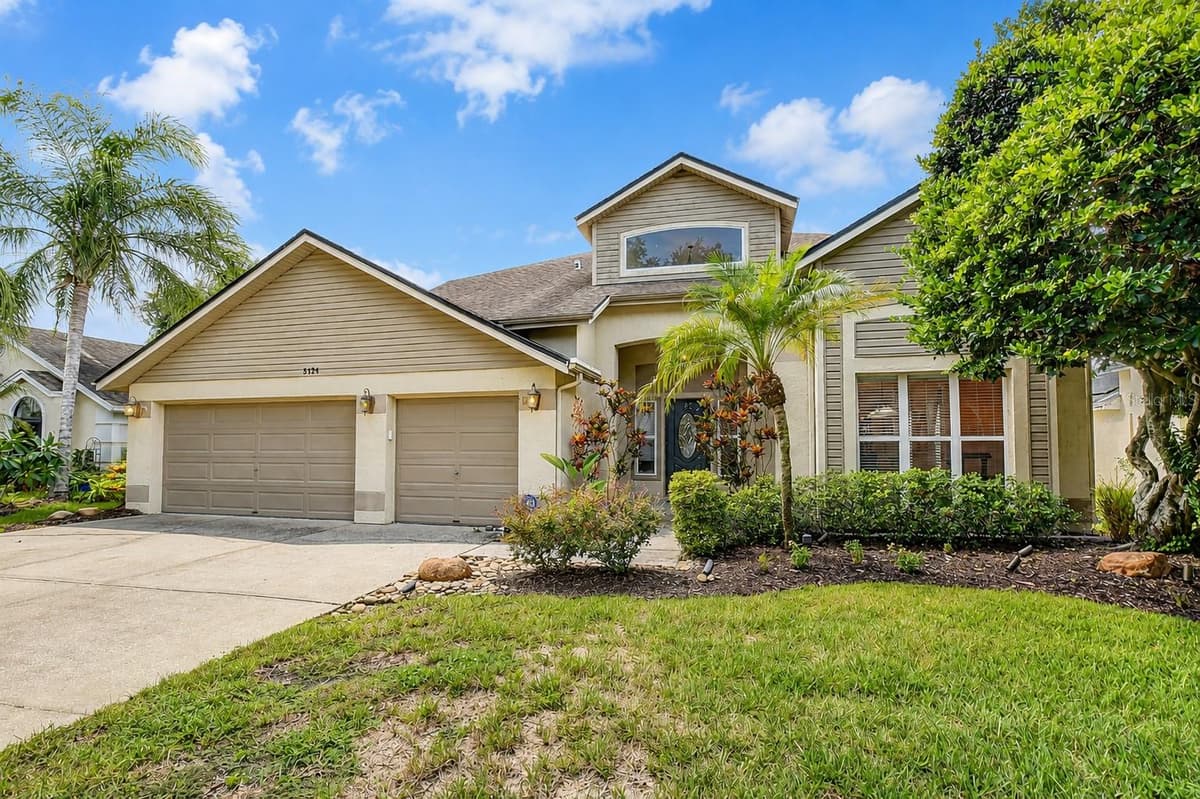 5424 WINDBRUSH DRIVE — photo 4 of 57