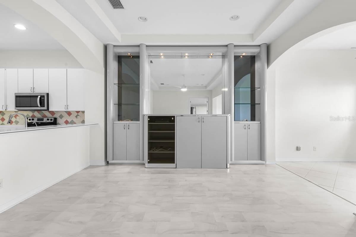 1015 CHELSEA GREENS COURT — photo 17 of 71