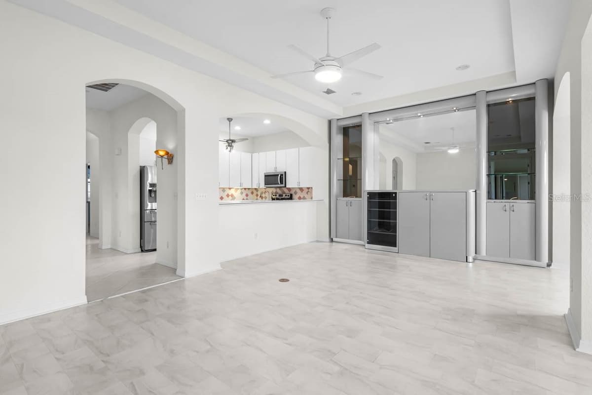 1015 CHELSEA GREENS COURT — photo 11 of 71