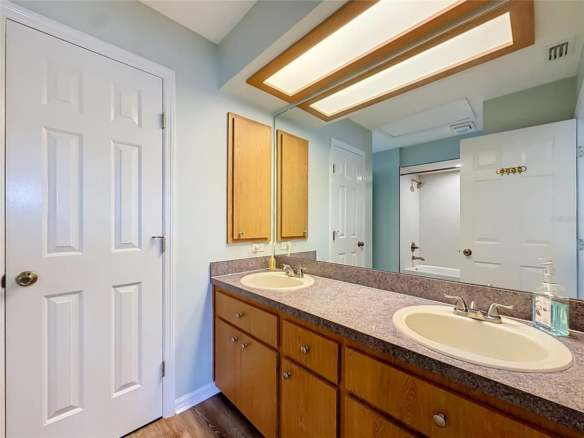 11122 COVE HARBOR DRIVE — photo 26 of 64