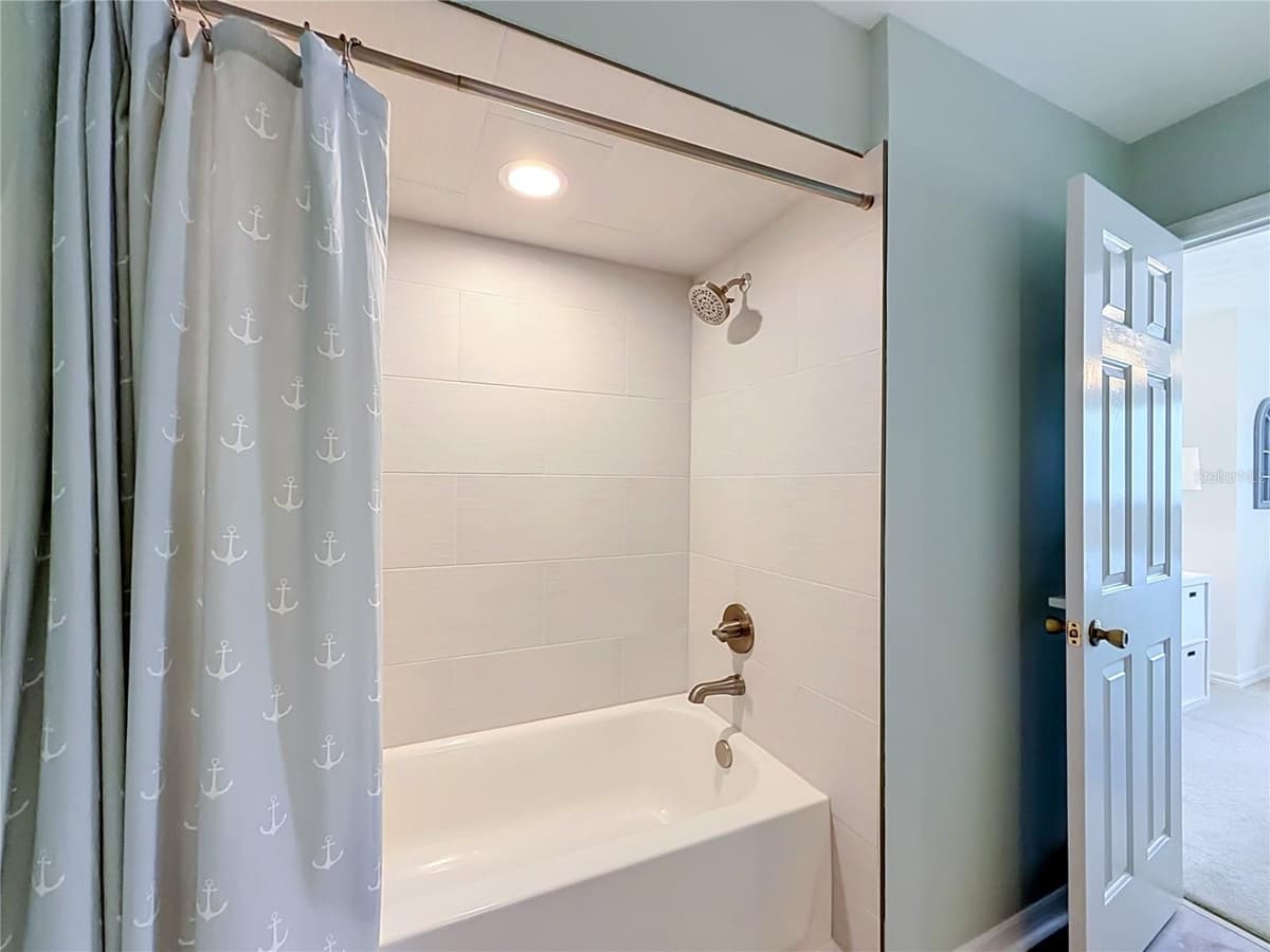 11122 COVE HARBOR DRIVE — photo 25 of 64