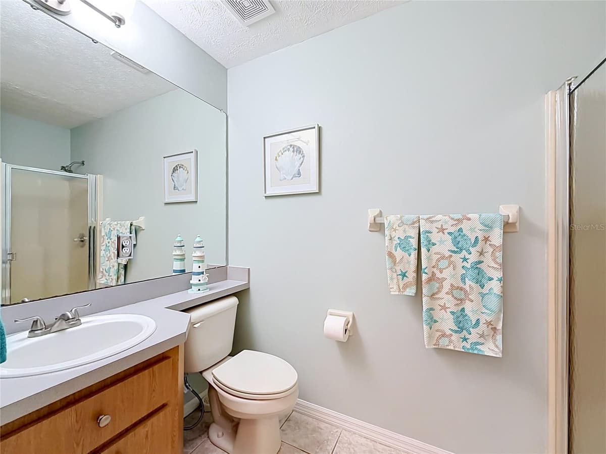 11122 COVE HARBOR DRIVE — photo 15 of 64