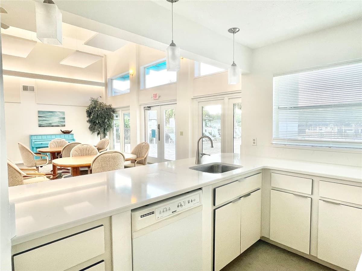 11122 COVE HARBOR DRIVE — photo 43 of 64