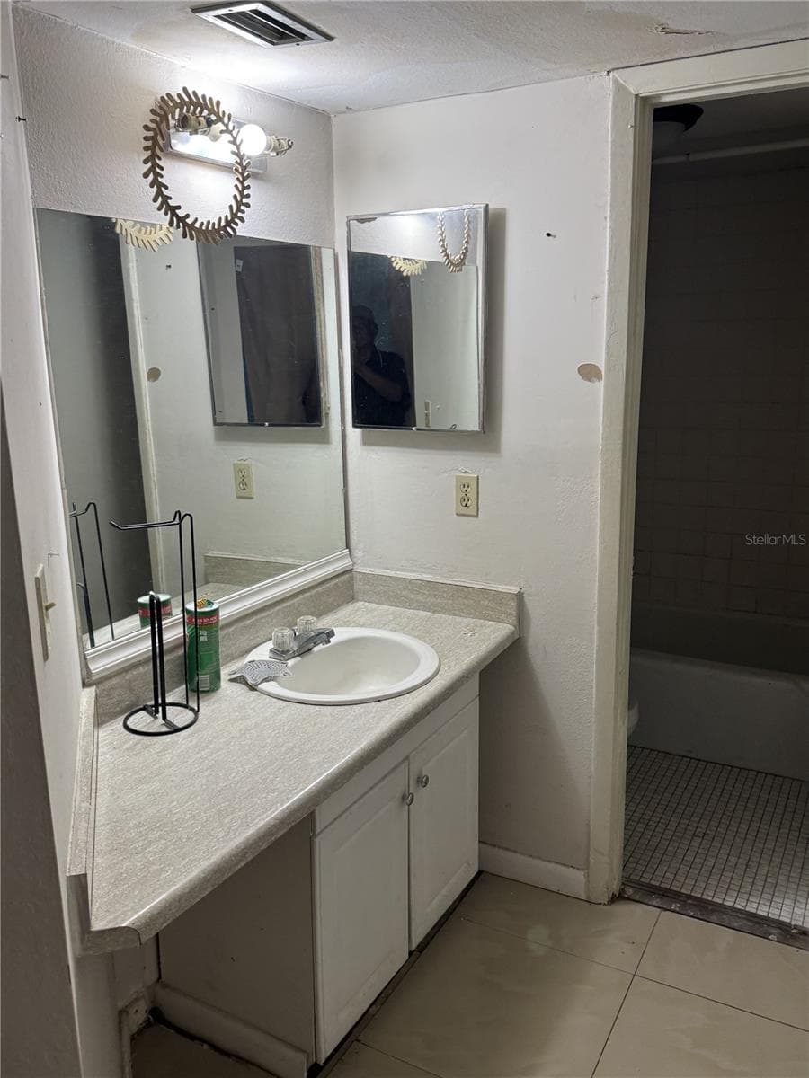 2512 LEMON TREE LANE — photo 6 of 8