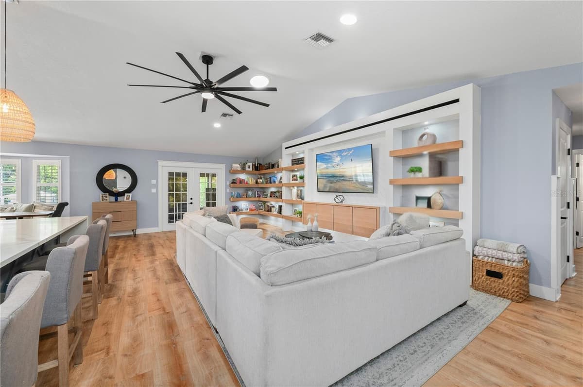 10789 CYPRESS BEND AVENUE — photo 31 of 84