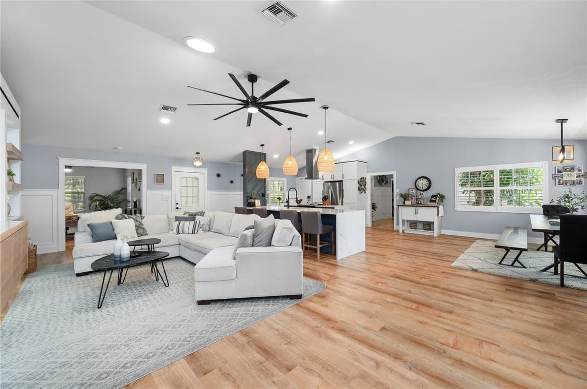 10789 CYPRESS BEND AVENUE — photo 3 of 84