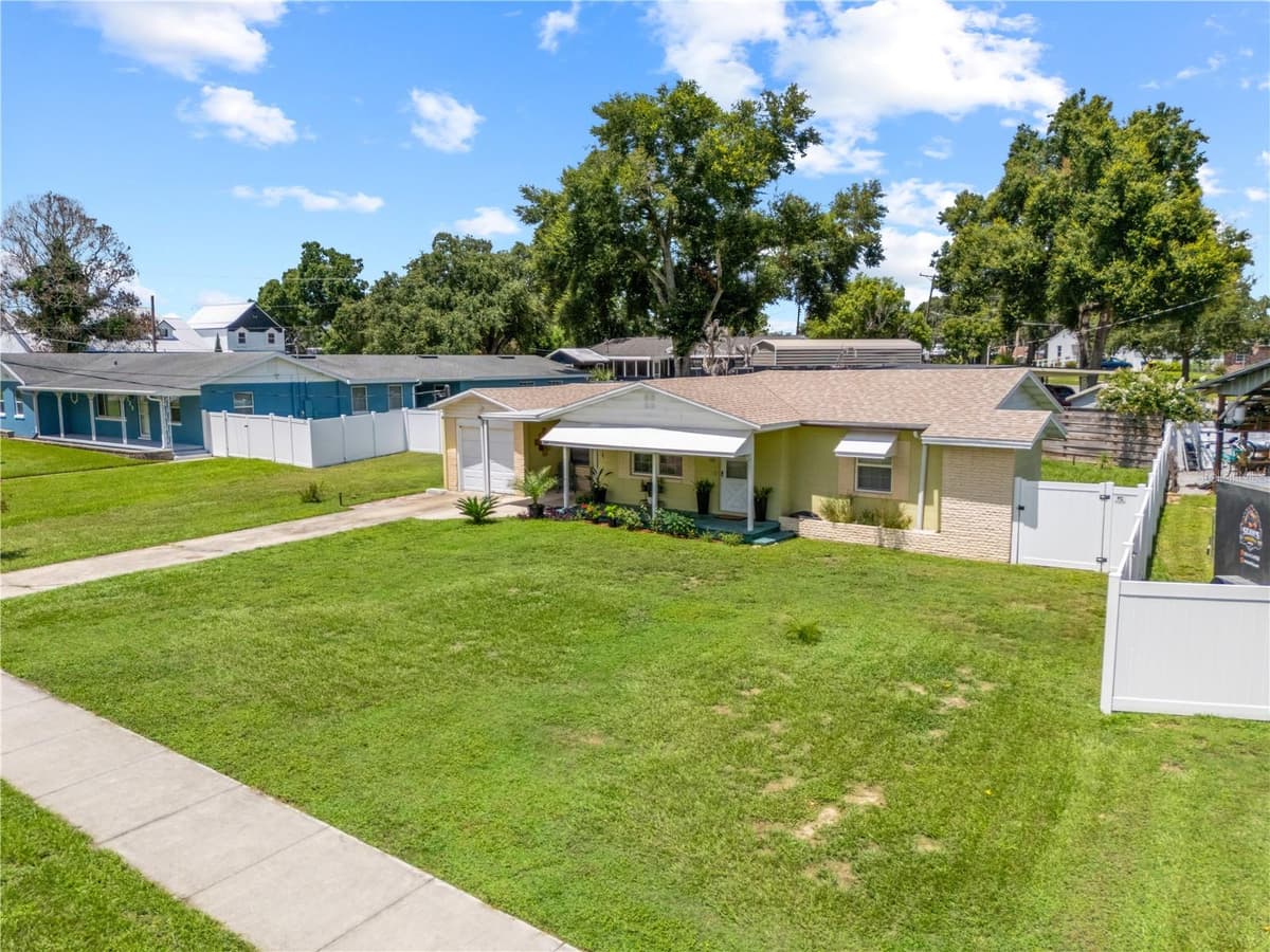 304 LAKE AVENUE — photo 8 of 43