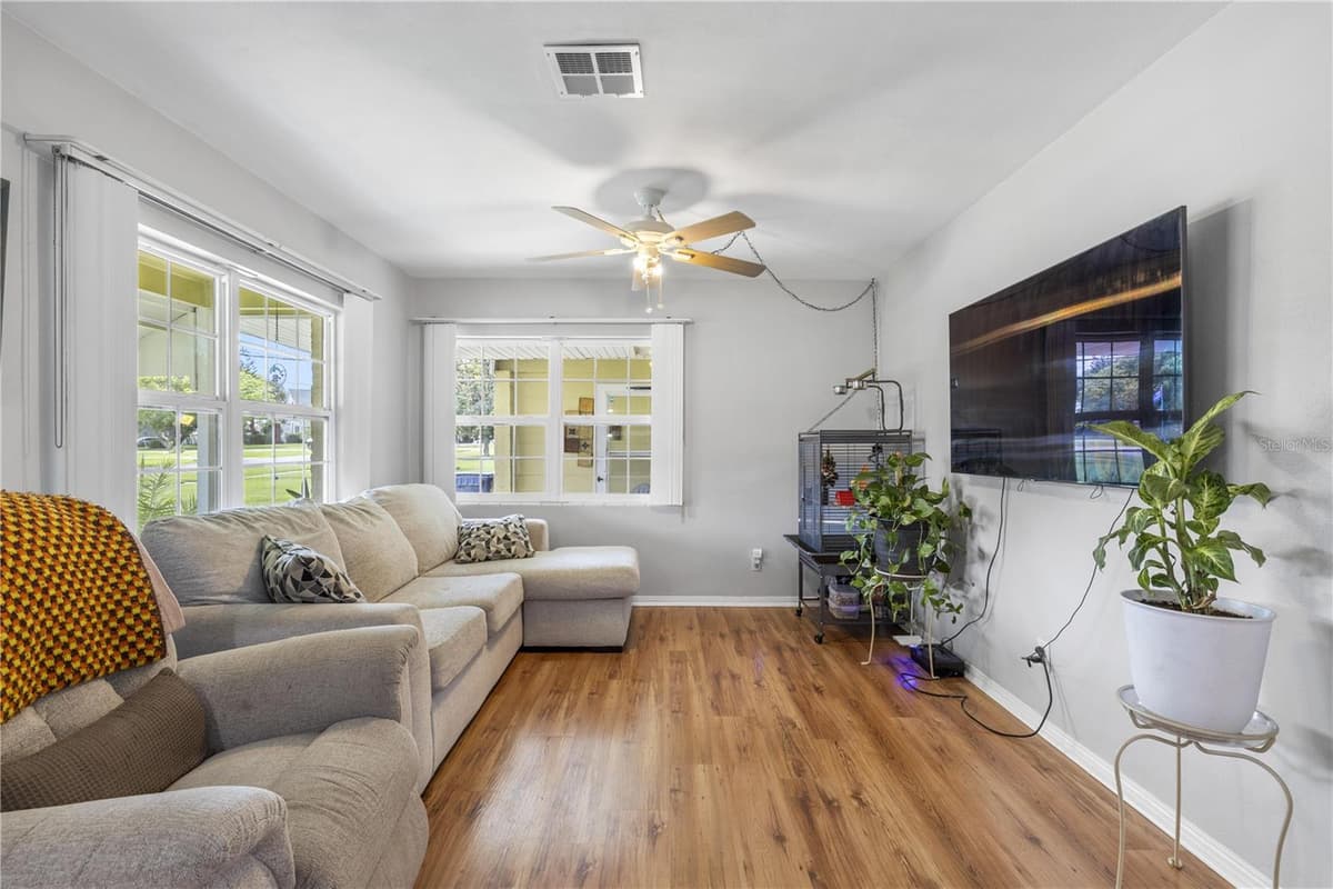 304 LAKE AVENUE — photo 11 of 43
