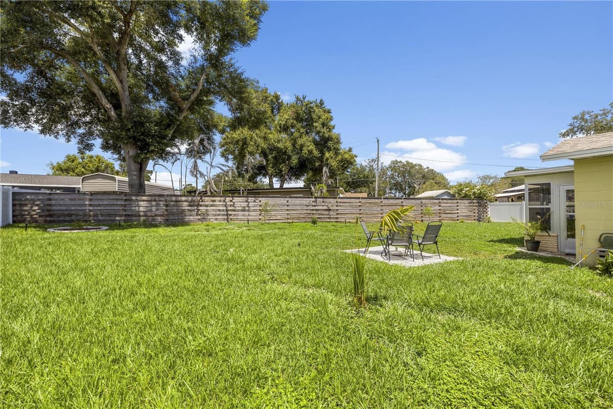 304 LAKE AVENUE — photo 36 of 43