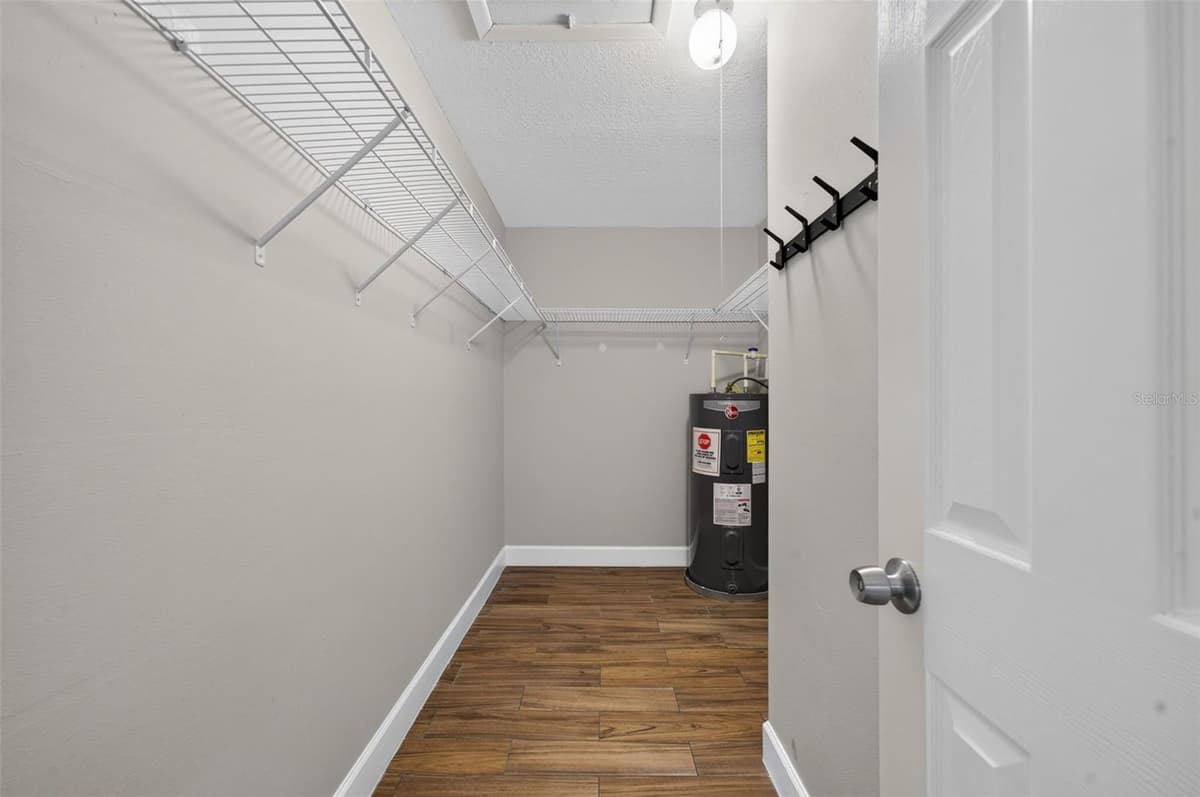 118 AMERICA STREET — photo 15 of 17