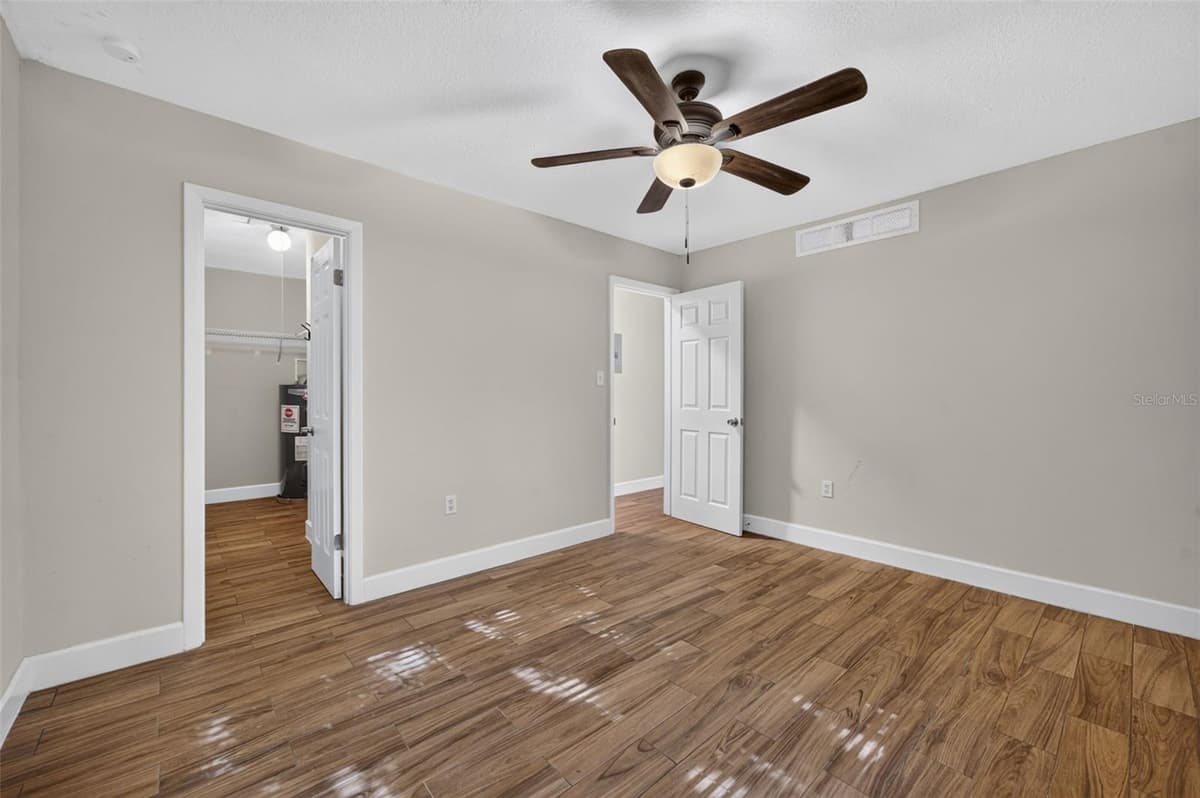 118 AMERICA STREET — photo 14 of 17