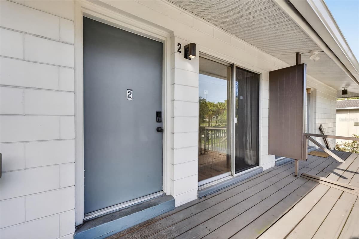 118 AMERICA STREET — photo 3 of 17