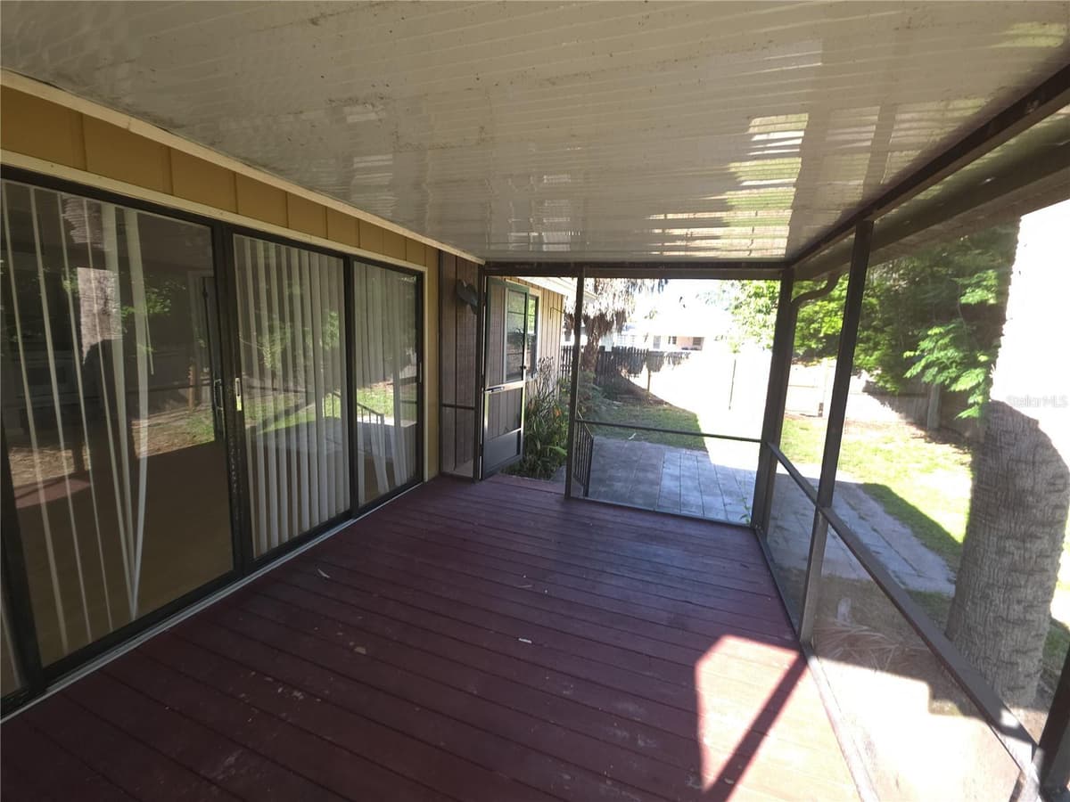 700 SOUTH VENICE AVENUE — photo 18 of 25