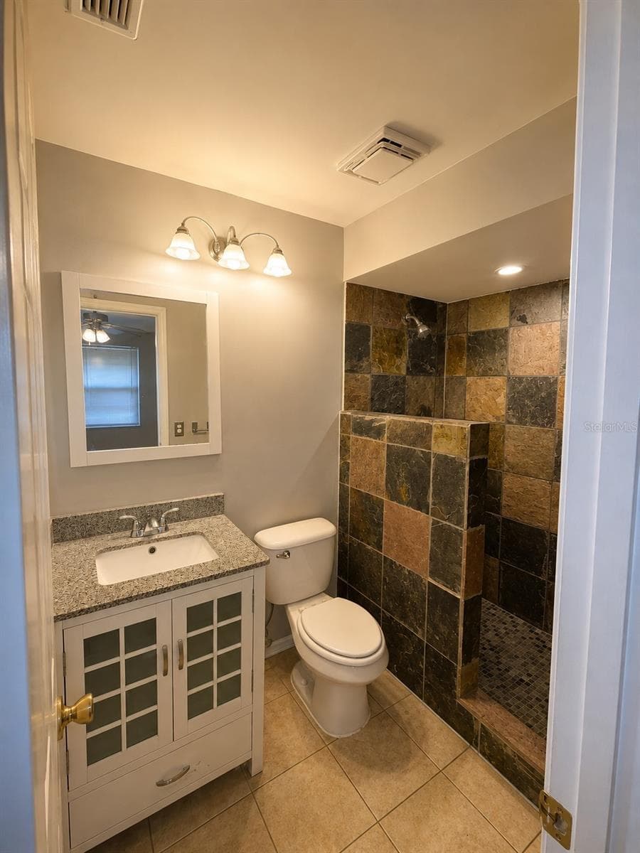 700 SOUTH VENICE AVENUE — photo 12 of 25