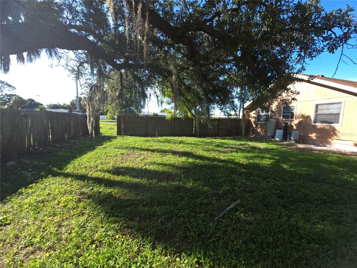 700 SOUTH VENICE AVENUE — photo 22 of 25