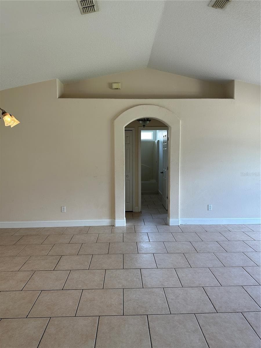12 RIVERDALE LANE — photo 10 of 13