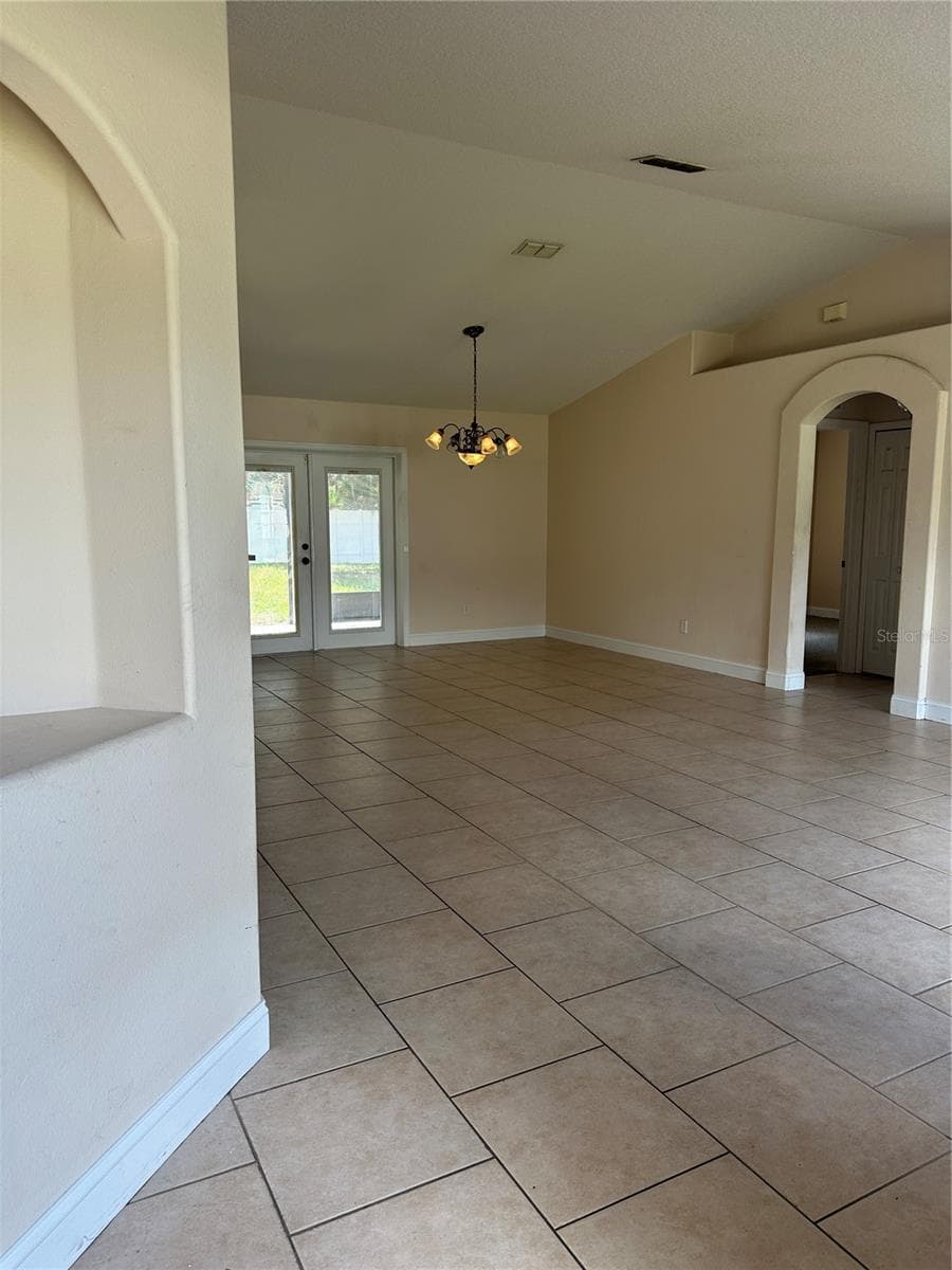 12 RIVERDALE LANE — photo 8 of 13
