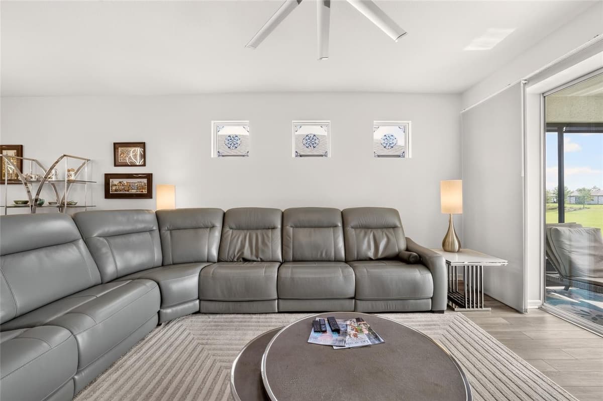 6043 93RD CIRCLE — photo 13 of 64