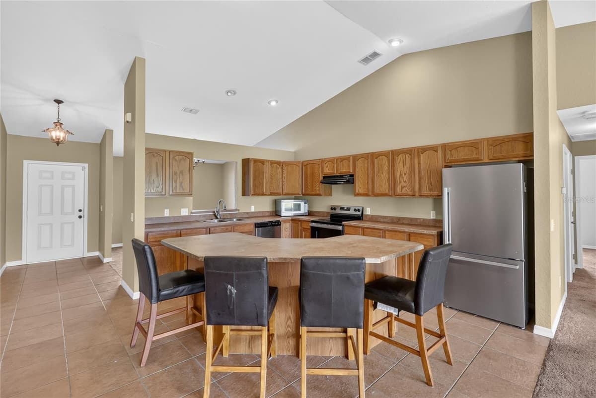 106 MAJESTIC GARDENS COURT — photo 19 of 33