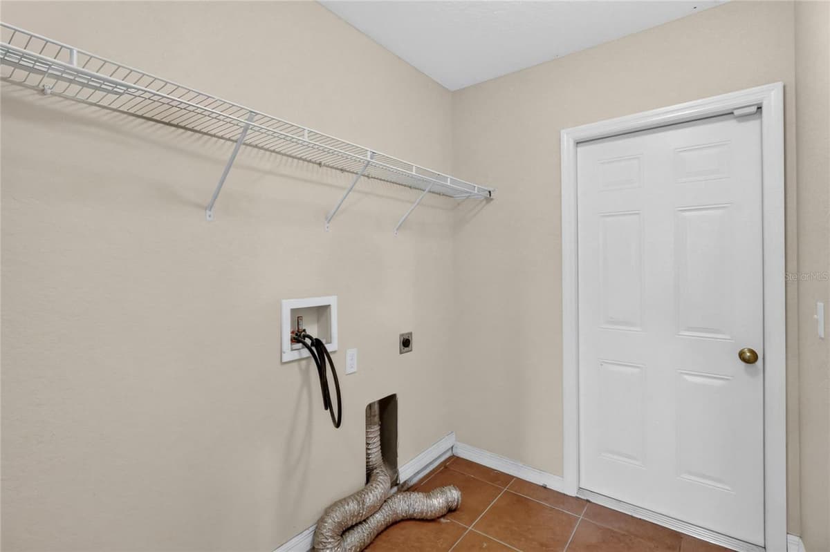 106 MAJESTIC GARDENS COURT — photo 14 of 33
