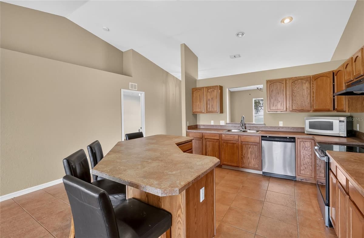 106 MAJESTIC GARDENS COURT — photo 20 of 33