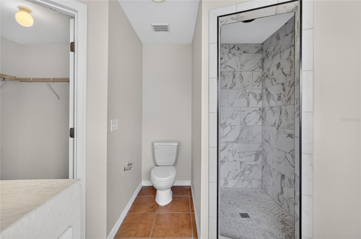 106 MAJESTIC GARDENS COURT — photo 13 of 33