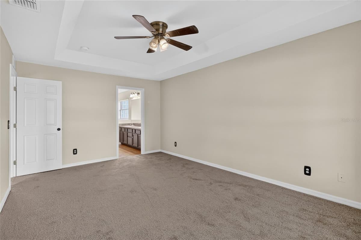106 MAJESTIC GARDENS COURT — photo 9 of 33
