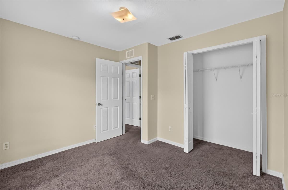 106 MAJESTIC GARDENS COURT — photo 28 of 33