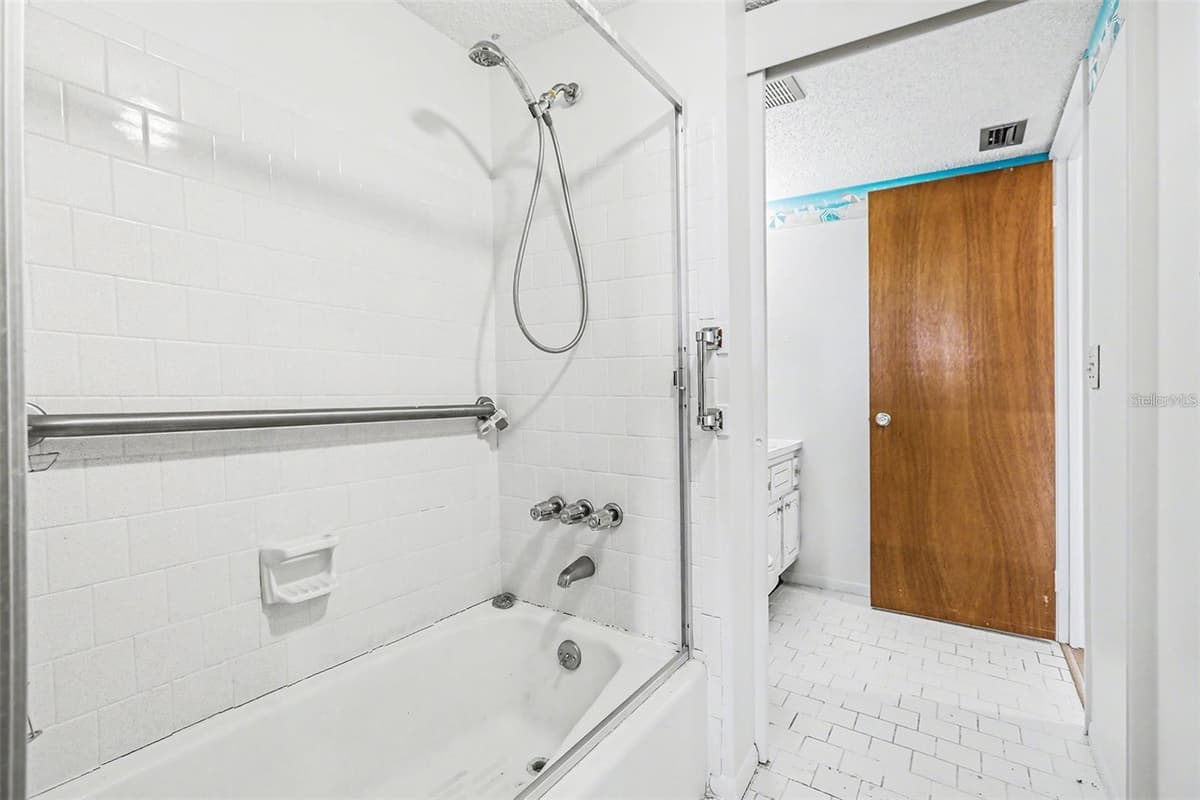3723 LAKE BAYSHORE DRIVE — photo 9 of 23
