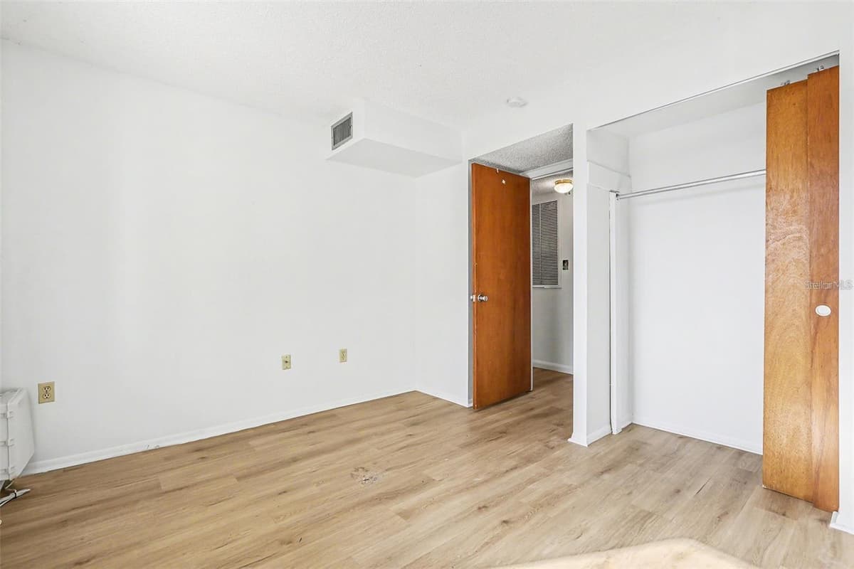 3723 LAKE BAYSHORE DRIVE — photo 12 of 23