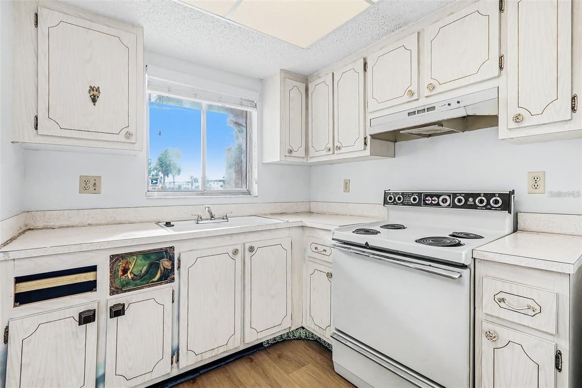 3723 LAKE BAYSHORE DRIVE — photo 3 of 23