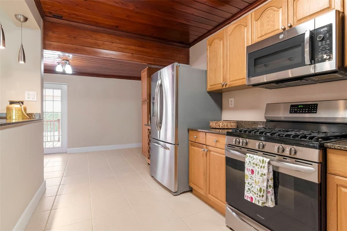 311 GOMEZ AVENUE — photo 16 of 50
