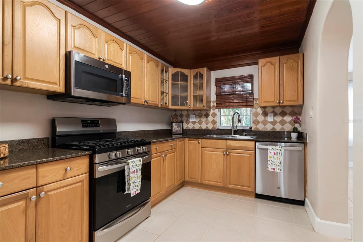 311 GOMEZ AVENUE — photo 18 of 50