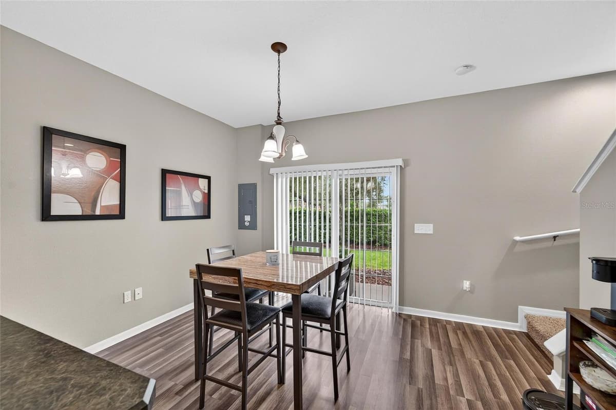 2052 GREENWOOD VALLEY DRIVE — photo 22 of 52