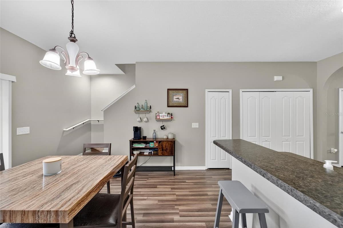 2052 GREENWOOD VALLEY DRIVE — photo 19 of 52