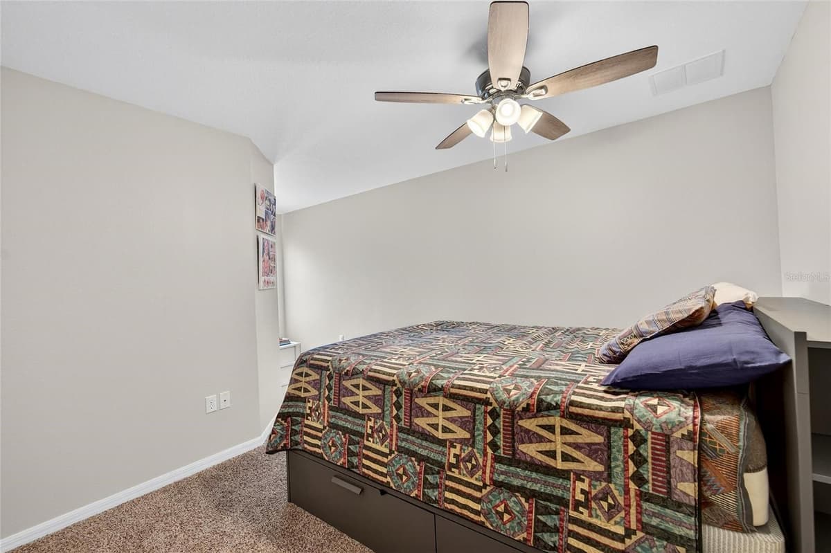 2052 GREENWOOD VALLEY DRIVE — photo 37 of 52